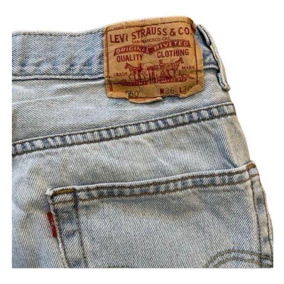 Levi's 550 Relaxed Straight Leg Jeans Blue Light Wash Distressed Denim 36x30 - Picture 3 of 10